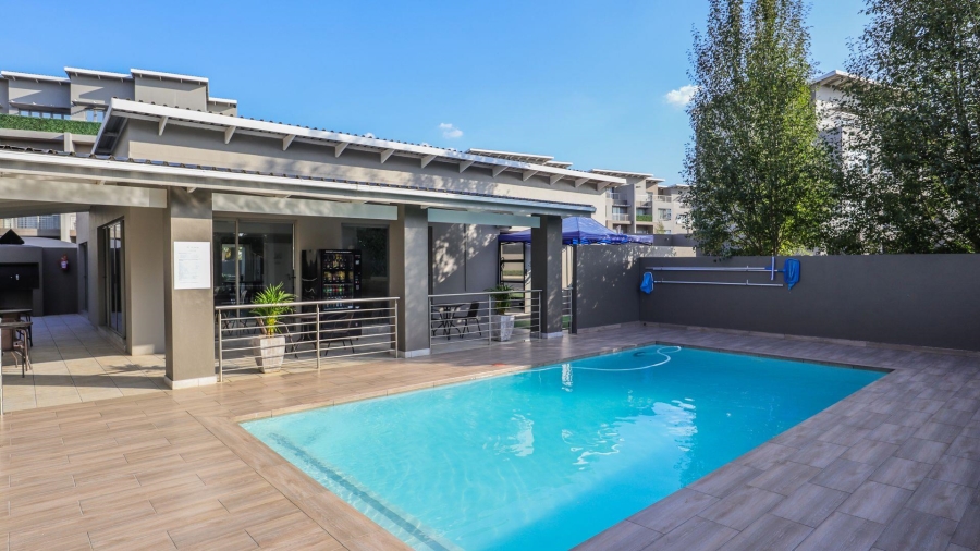 To Let 2 Bedroom Property for Rent in Broadacres Gauteng