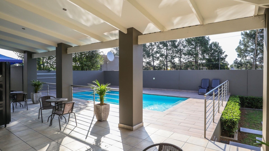 To Let 2 Bedroom Property for Rent in Broadacres Gauteng