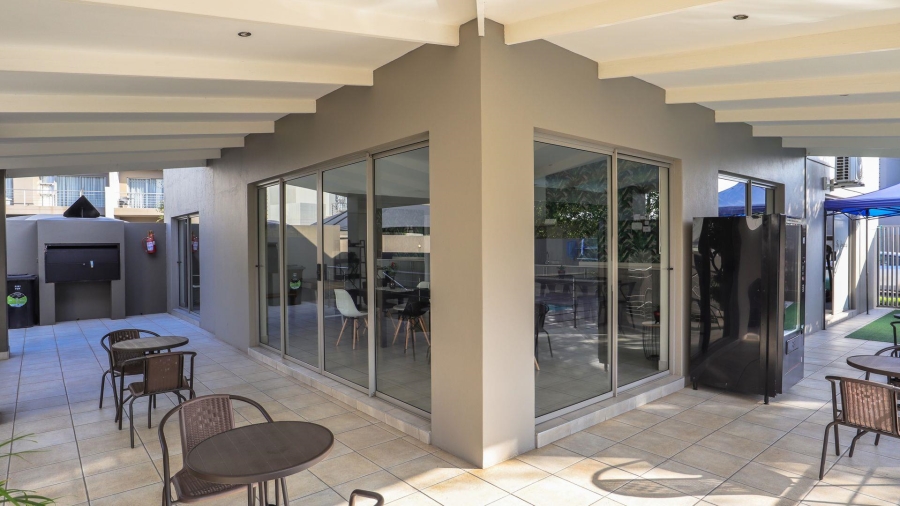 To Let 2 Bedroom Property for Rent in Broadacres Gauteng