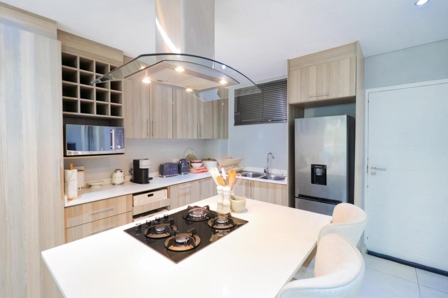 To Let 2 Bedroom Property for Rent in Broadacres Gauteng