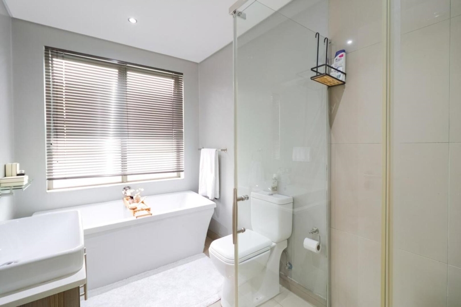 To Let 2 Bedroom Property for Rent in Broadacres Gauteng