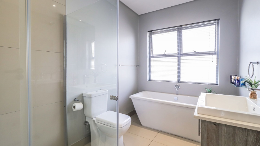 2 Bedroom Property for Sale in Broadacres Gauteng