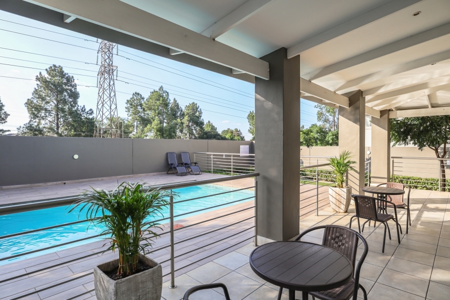 To Let 2 Bedroom Property for Rent in Broadacres Gauteng