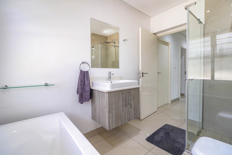 To Let 3 Bedroom Property for Rent in Broadacres Gauteng