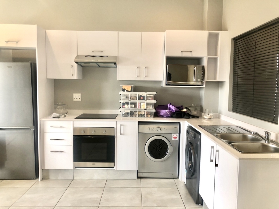 To Let 1 Bedroom Property for Rent in Broadacres Gauteng
