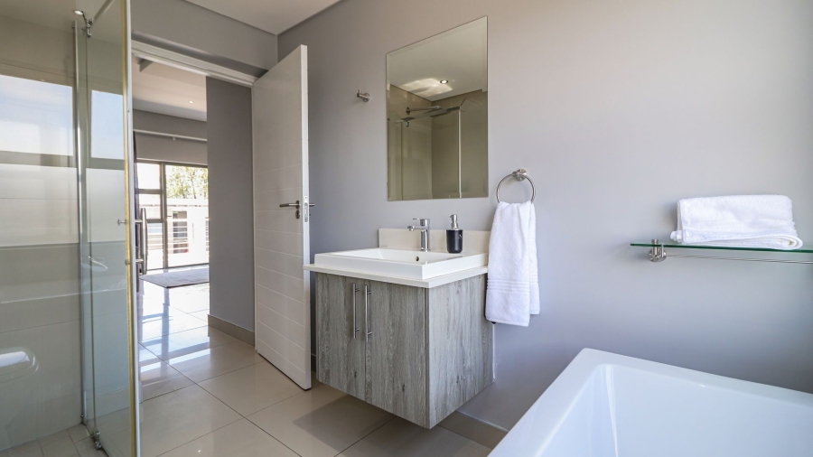 To Let 1 Bedroom Property for Rent in Broadacres Gauteng