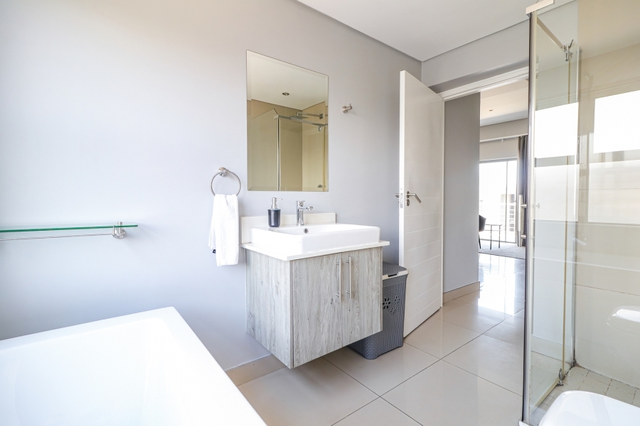 To Let 1 Bedroom Property for Rent in Broadacres Gauteng