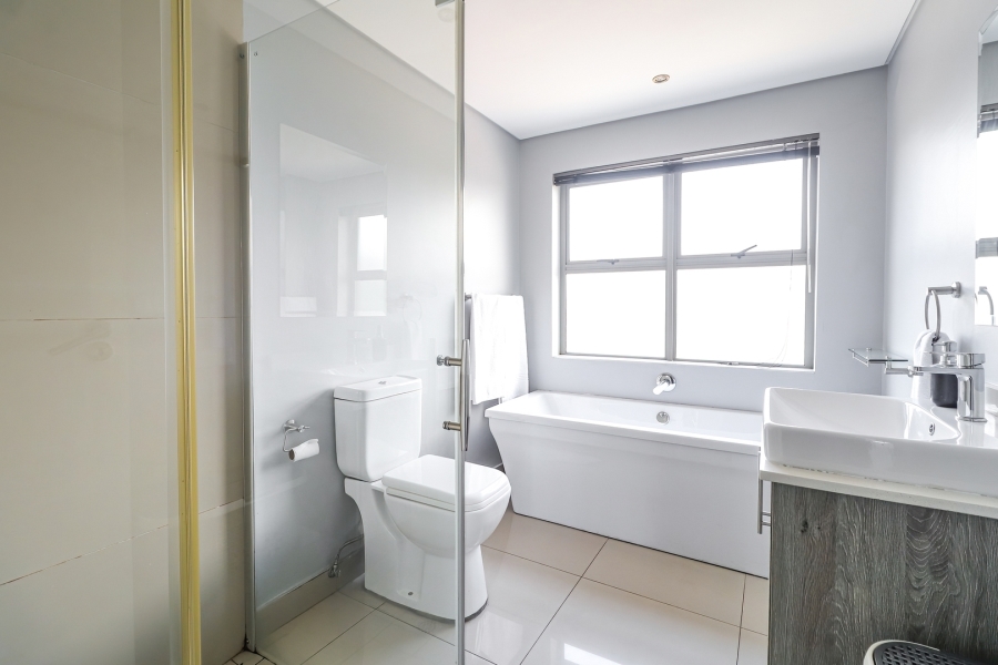 To Let 1 Bedroom Property for Rent in Broadacres Gauteng