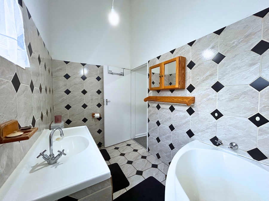 4 Bedroom Property for Sale in Eldoraigne Gauteng