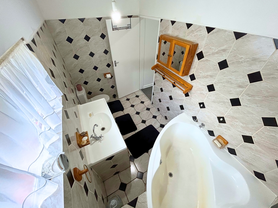 4 Bedroom Property for Sale in Eldoraigne Gauteng