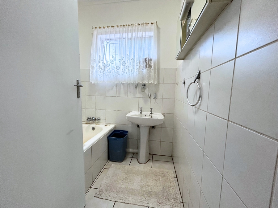 4 Bedroom Property for Sale in Eldoraigne Gauteng