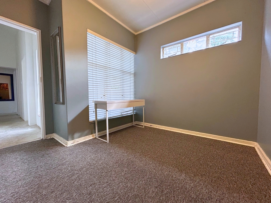 4 Bedroom Property for Sale in Eldoraigne Gauteng