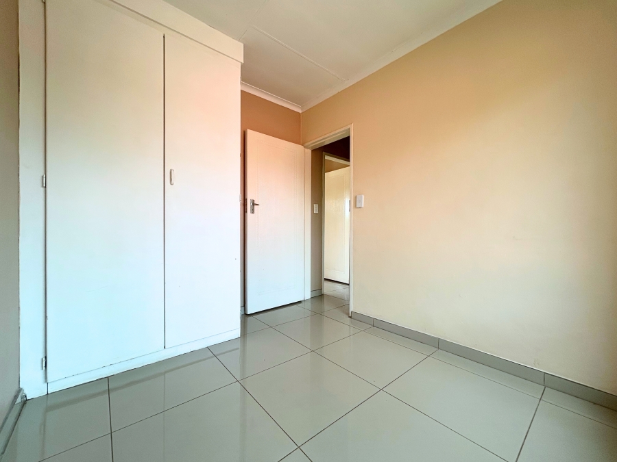 2 Bedroom Property for Sale in Die Hoewes Gauteng