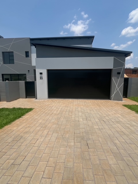 4 Bedroom Property for Sale in Fountainbrook Estate Gauteng
