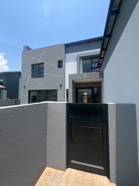 4 Bedroom Property for Sale in Fountainbrook Estate Gauteng
