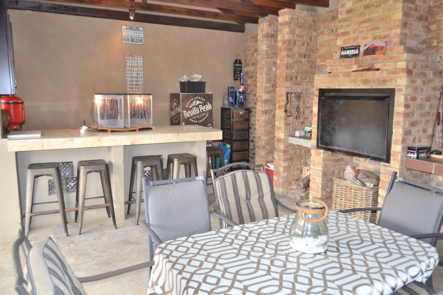 4 Bedroom Property for Sale in Thatchfield Estate Gauteng