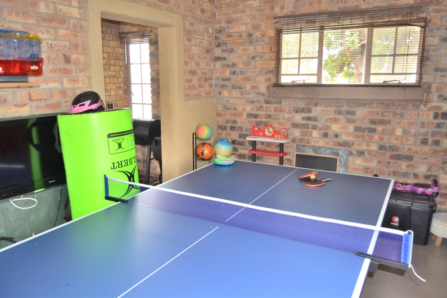 4 Bedroom Property for Sale in Thatchfield Estate Gauteng