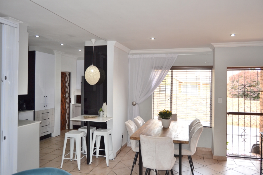 4 Bedroom Property for Sale in Thatchfield Estate Gauteng