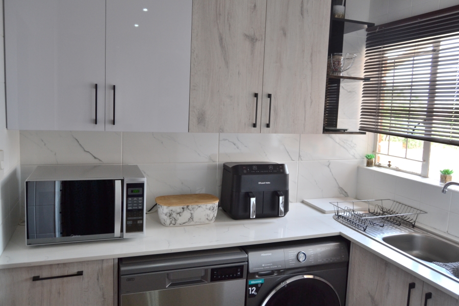 4 Bedroom Property for Sale in Thatchfield Estate Gauteng