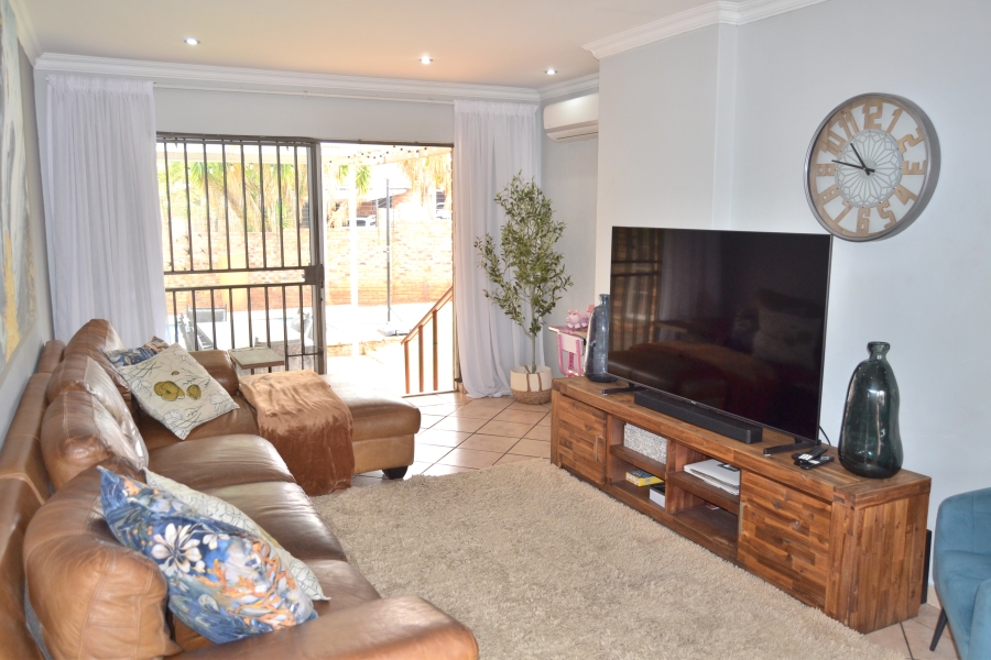 4 Bedroom Property for Sale in Thatchfield Estate Gauteng