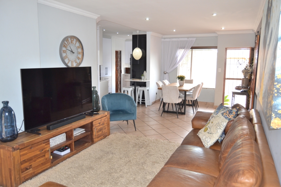 4 Bedroom Property for Sale in Thatchfield Estate Gauteng