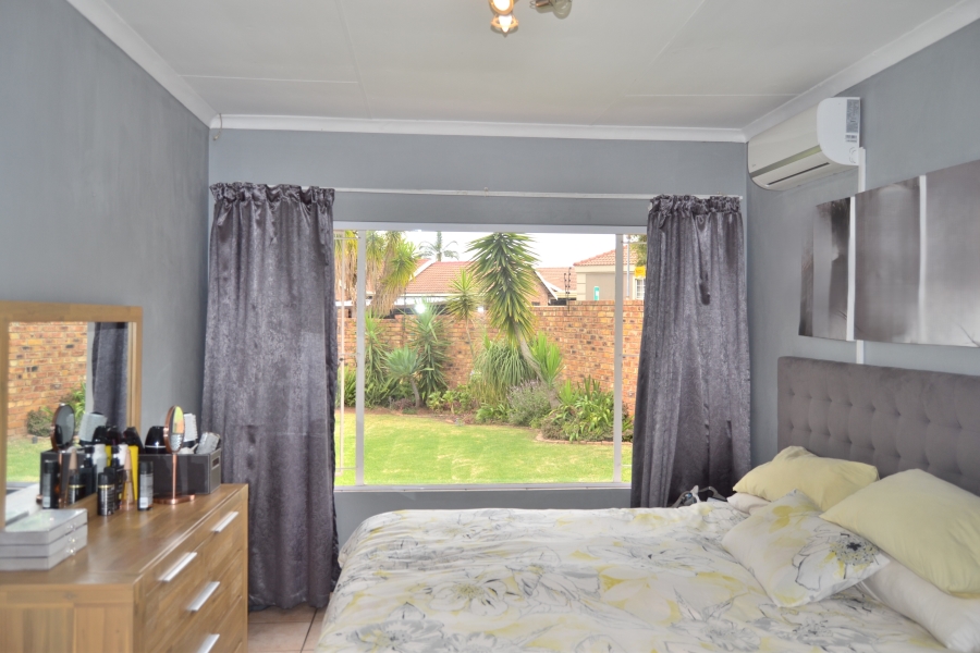 4 Bedroom Property for Sale in Thatchfield Estate Gauteng