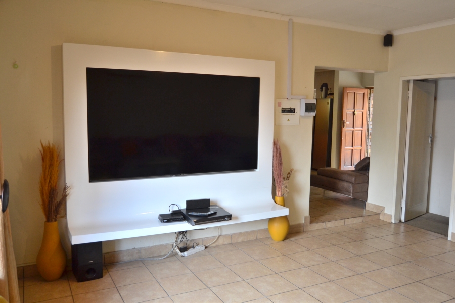 3 Bedroom Property for Sale in Thatchfield Estate Gauteng