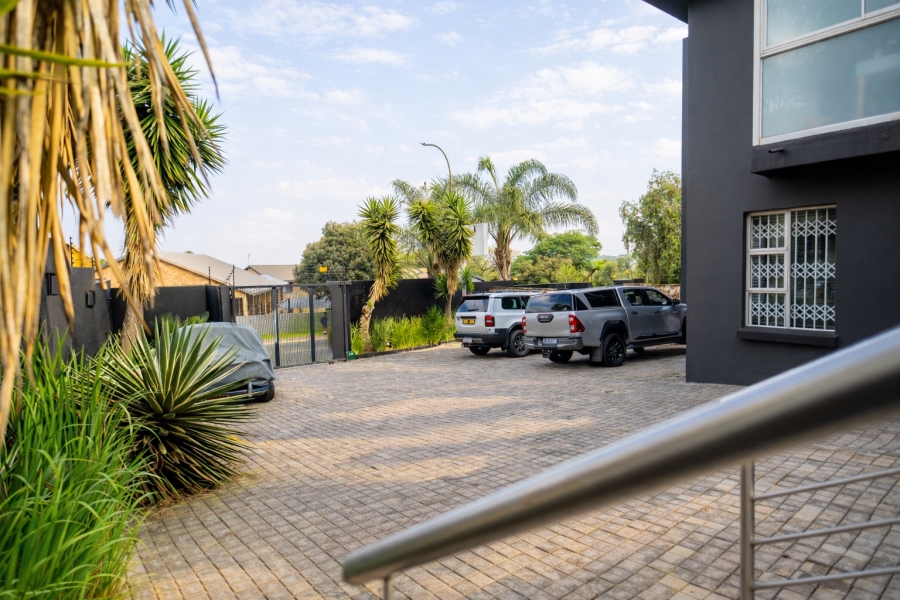 To Let commercial Property for Rent in Glenvista Gauteng