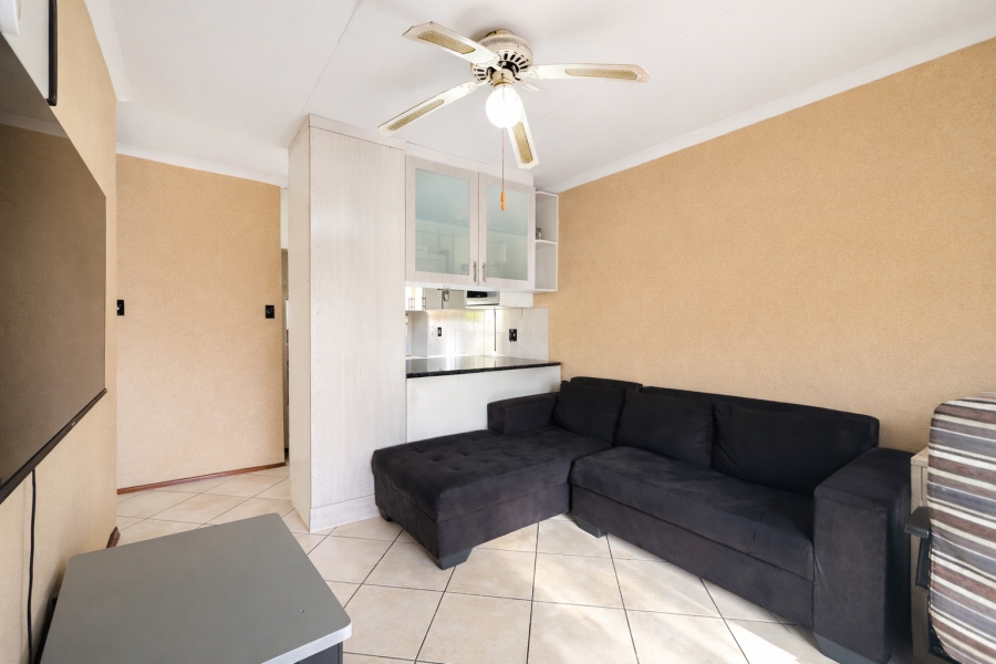 2 Bedroom Property for Sale in Linmeyer Gauteng