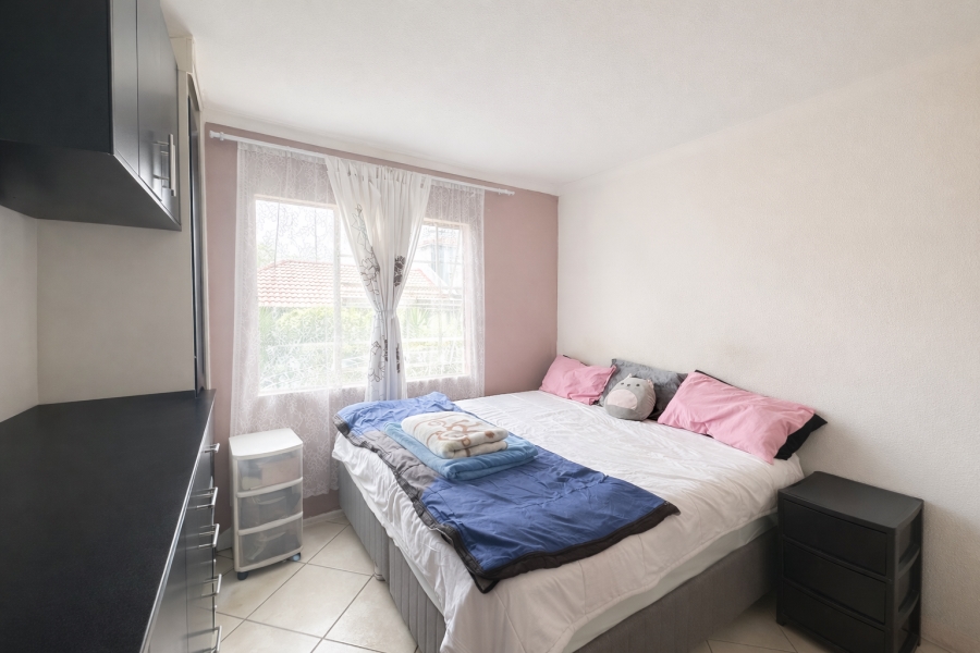 2 Bedroom Property for Sale in Linmeyer Gauteng