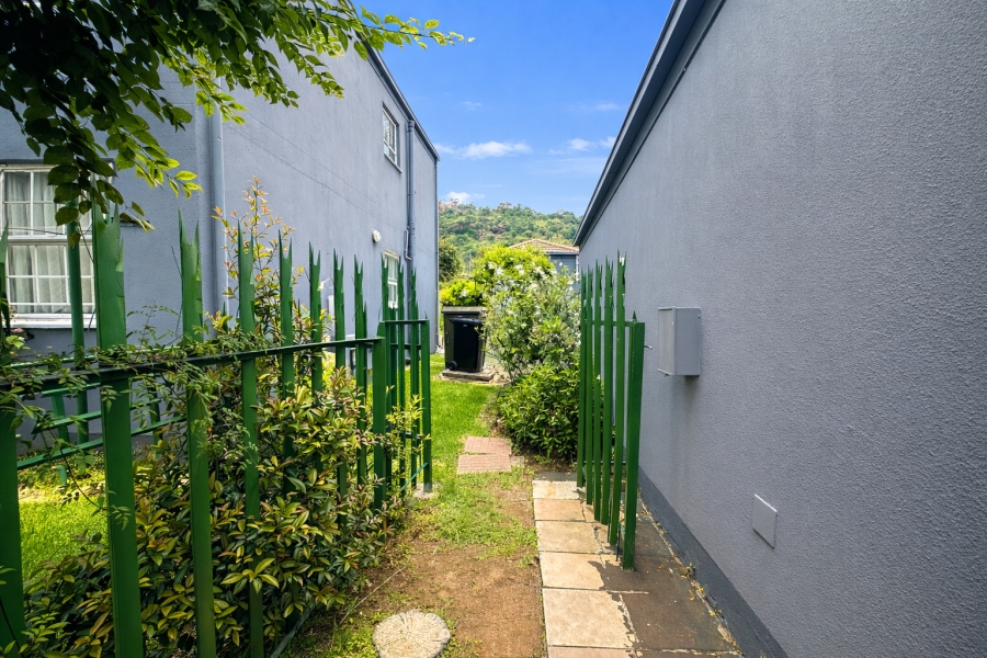 2 Bedroom Property for Sale in Linmeyer Gauteng