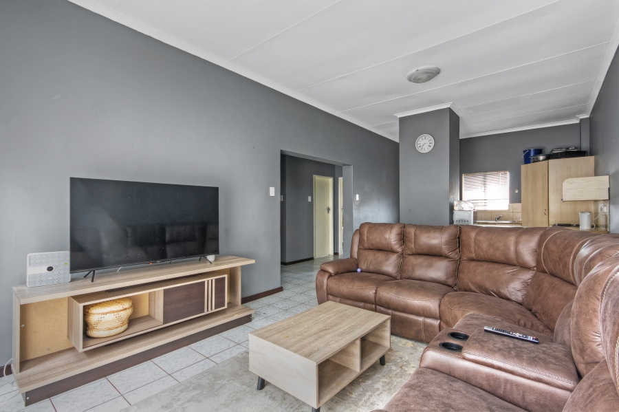 2 Bedroom Property for Sale in Buccleuch Gauteng