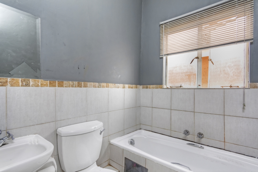 2 Bedroom Property for Sale in Buccleuch Gauteng