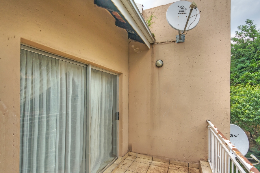 2 Bedroom Property for Sale in Buccleuch Gauteng