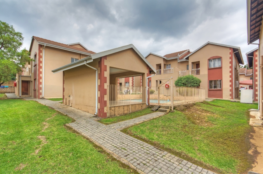 2 Bedroom Property for Sale in Buccleuch Gauteng