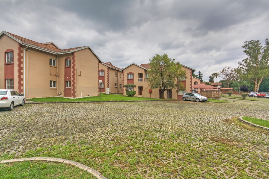2 Bedroom Property for Sale in Buccleuch Gauteng