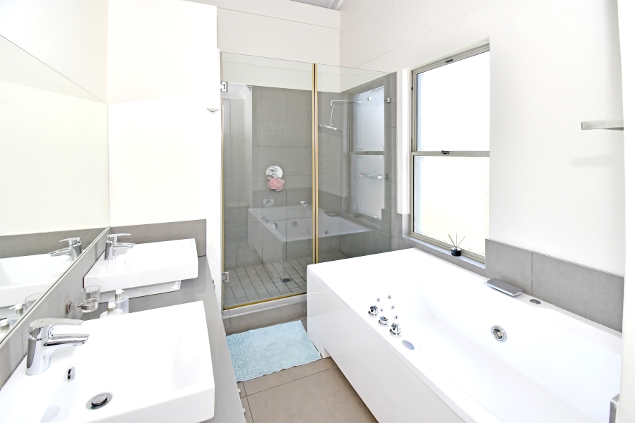 4 Bedroom Property for Sale in Blue Valley Golf Estate Gauteng