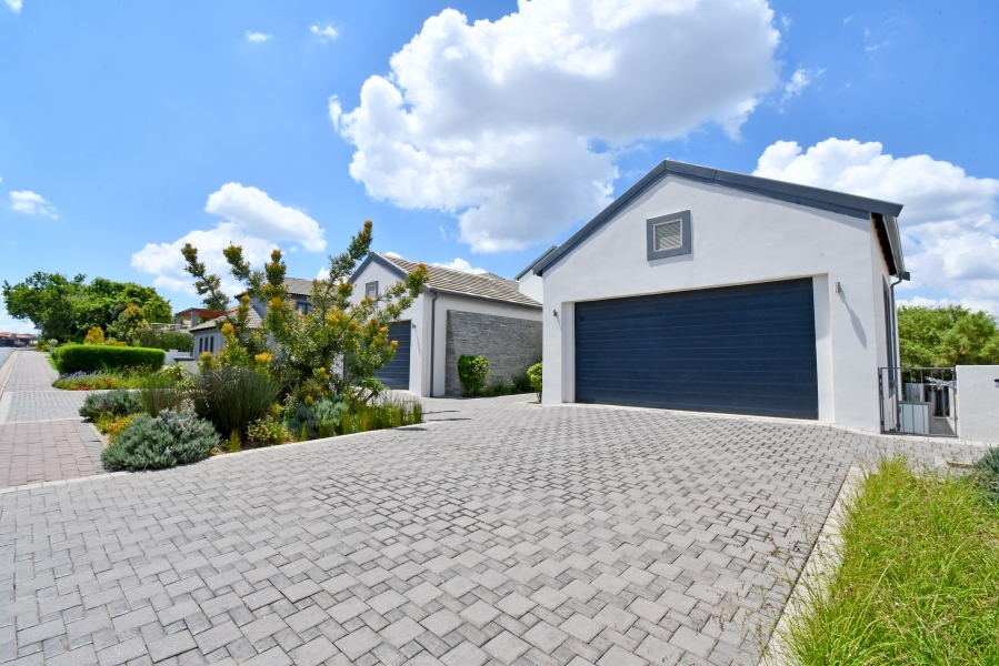 4 Bedroom Property for Sale in Blue Valley Golf Estate Gauteng