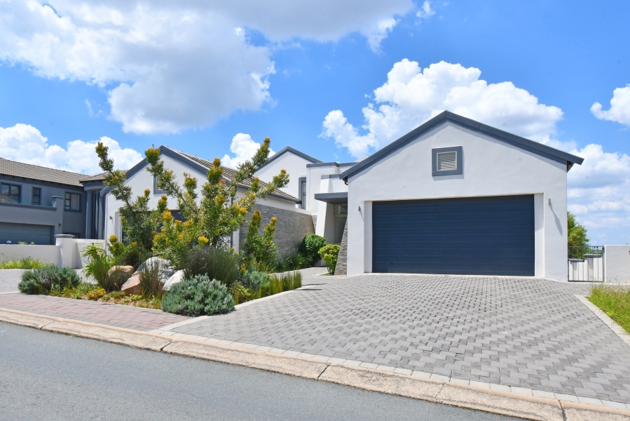 4 Bedroom Property for Sale in Blue Valley Golf Estate Gauteng