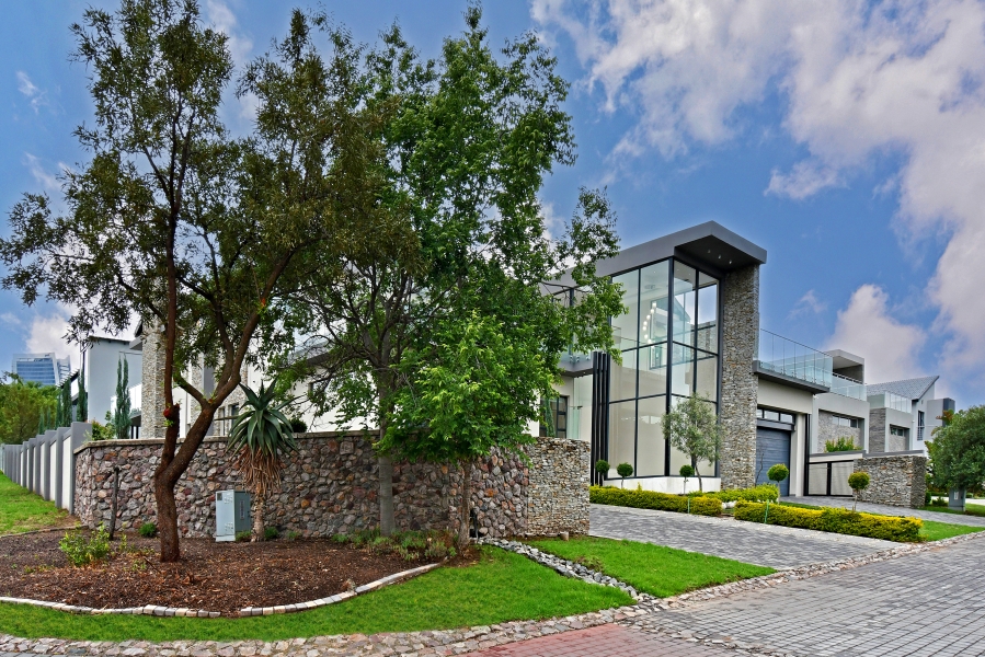 To Let 7 Bedroom Property for Rent in Waterfall Country Estate Gauteng