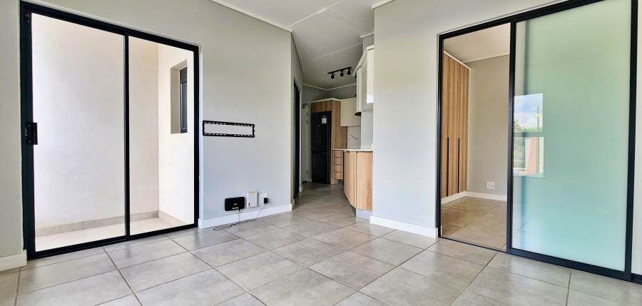 1 Bedroom Property for Sale in Waterfall Gauteng