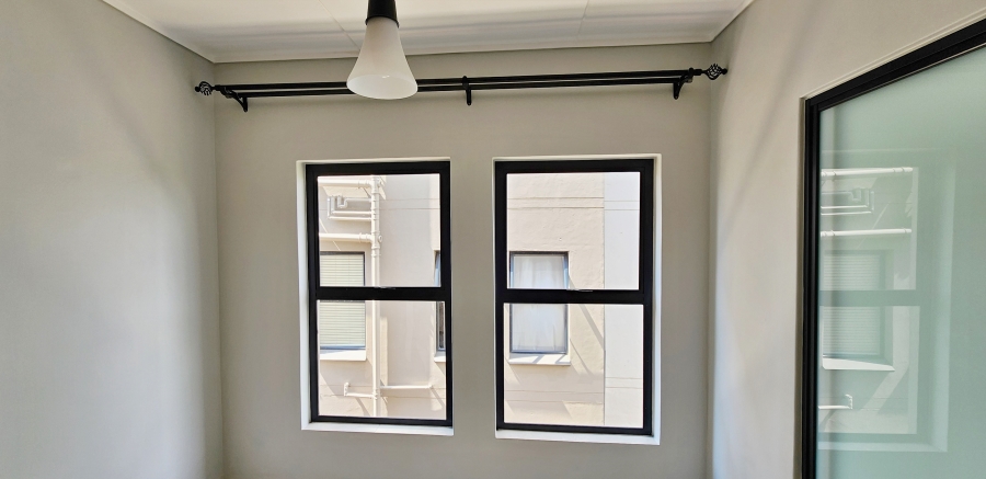 1 Bedroom Property for Sale in Waterfall Gauteng