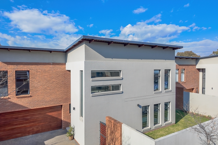 5 Bedroom Property for Sale in Carlswald Gauteng