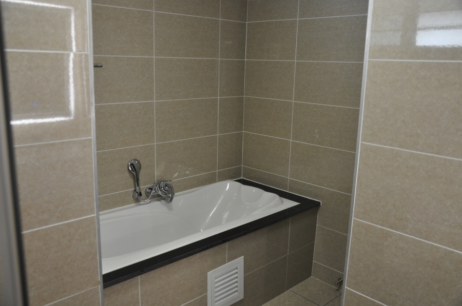 To Let 1 Bedroom Property for Rent in Blue Hills Gauteng