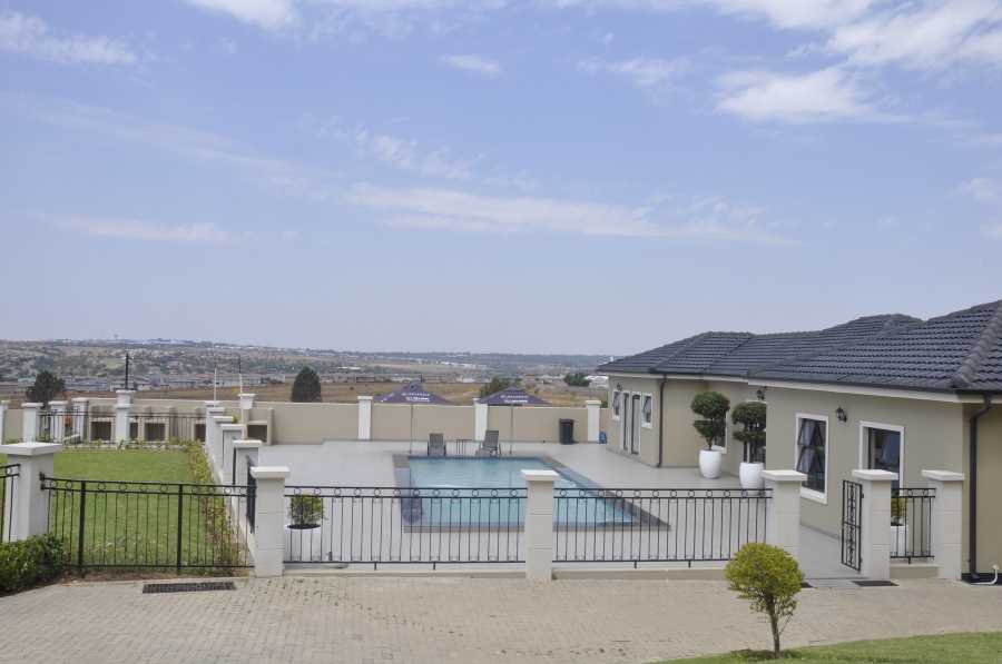 To Let 1 Bedroom Property for Rent in Blue Hills Gauteng
