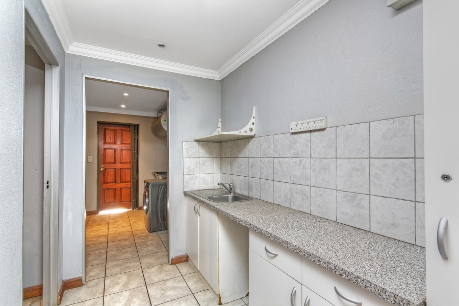 4 Bedroom Property for Sale in Barbeque Downs Gauteng