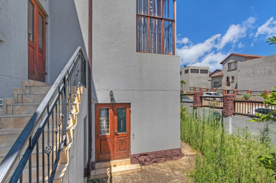 4 Bedroom Property for Sale in Barbeque Downs Gauteng