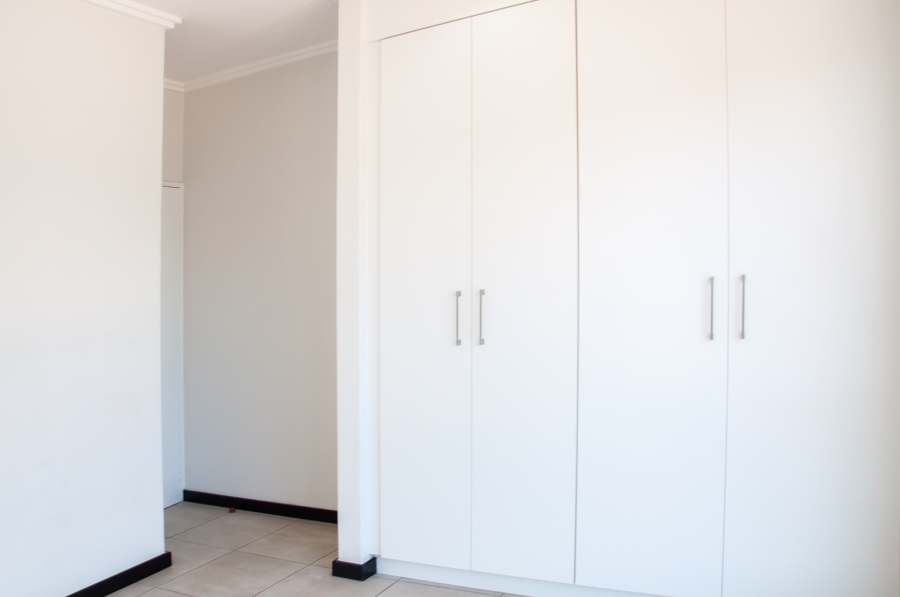 To Let 2 Bedroom Property for Rent in Barbeque Downs Gauteng