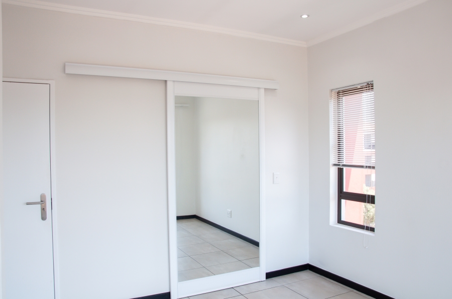 To Let 2 Bedroom Property for Rent in Barbeque Downs Gauteng