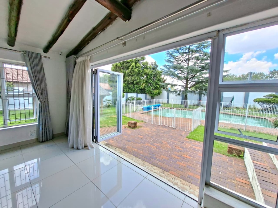 4 Bedroom Property for Sale in Gallo Manor Gauteng